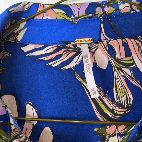 Free People Under the Palms Blue Hawaiian Boho Satin Button Down blouse - Picture 7 of 10